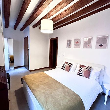 Central Flat Romantic Domus Remedio Venedig Exterior foto