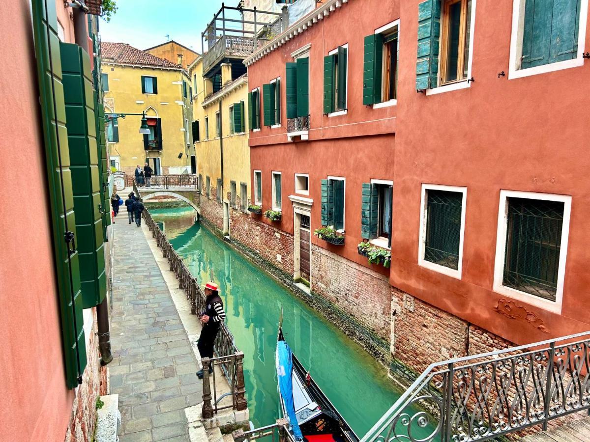 Central Flat Romantic Domus Remedio Venedig Exterior foto